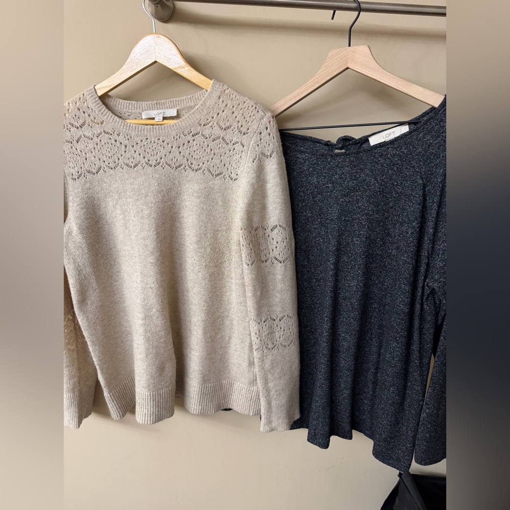 Lot of 2 Women’s LOFT sweaters, Size L. EUC